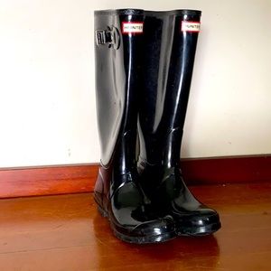 Like New Hunter Tall Rain Boots size 7